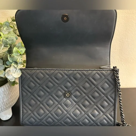 Tory Burch Fleming Matte Convertible Shoulder Bag - Picture 12 of 13